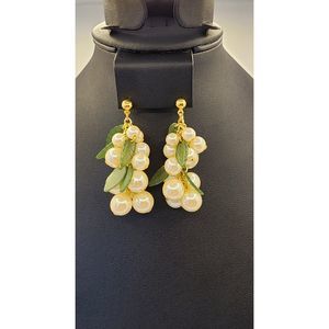 Vintage Avon Pearlesque Dangle Earrings